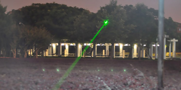 レーザーポインター 多機能　