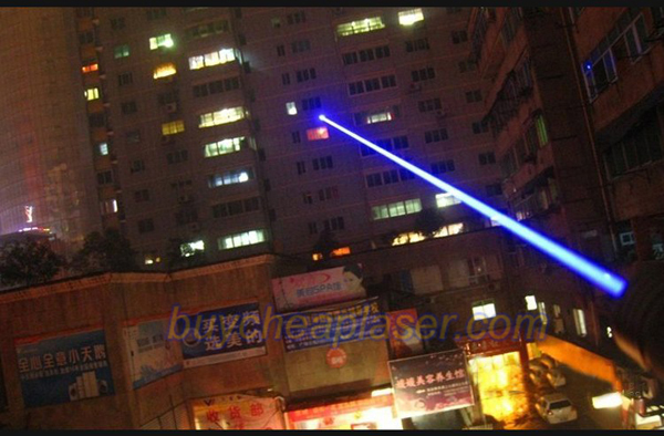 軍用レーザーポインター